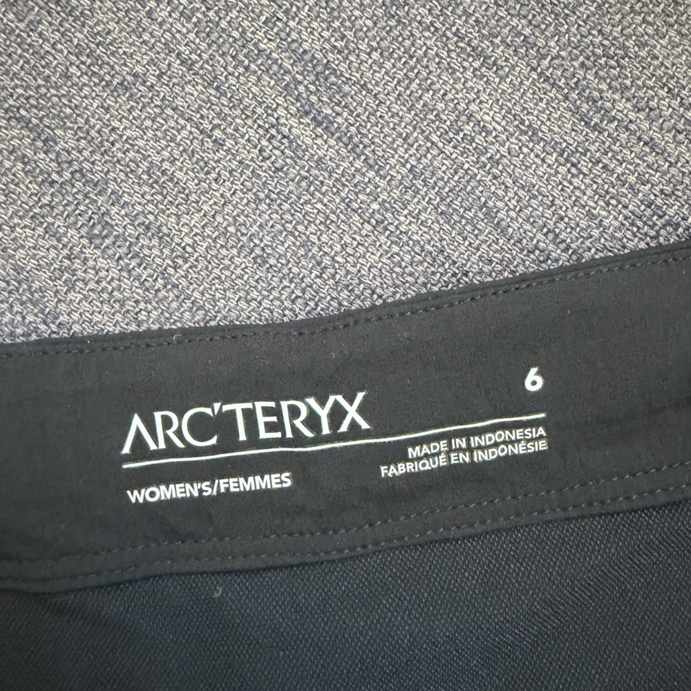 Arc’teryx Gamma LT Short 6” in Black - Picture 4 of 6